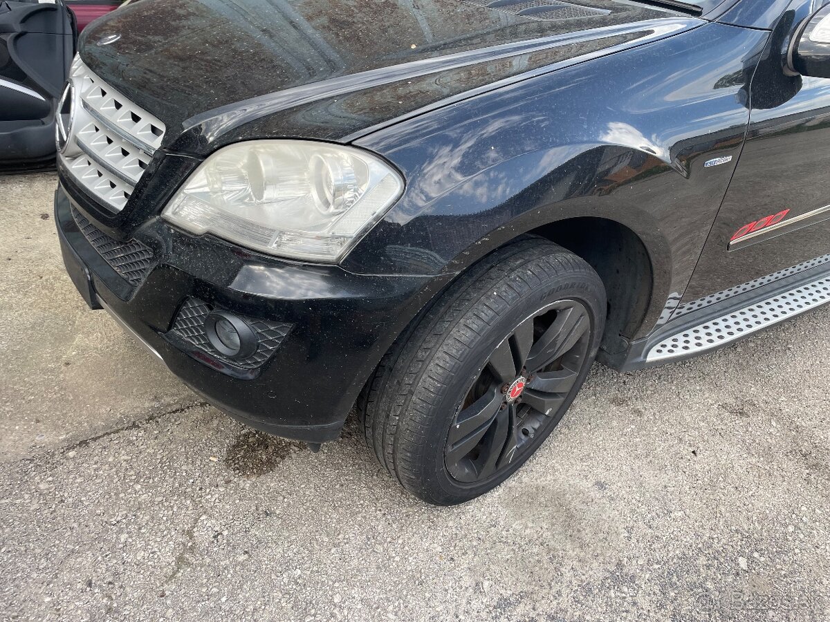 Mercedes ML300 Lift