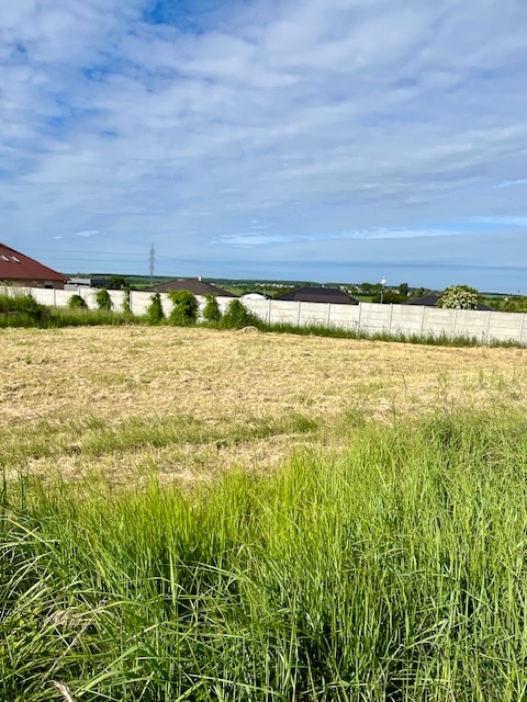 Investujte do pôdy: rožný pozemok 1147 m² , Párovské Háje