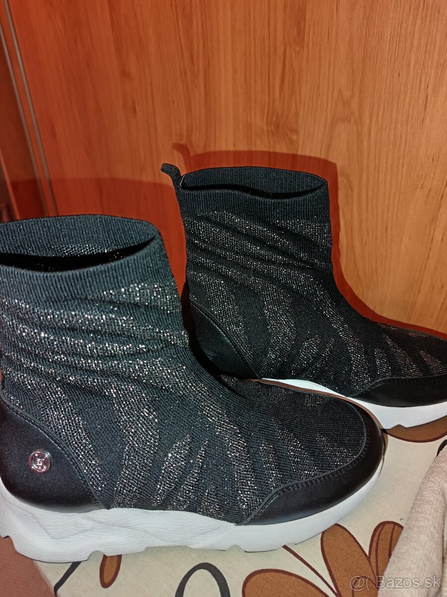 Ponozkove čižmy