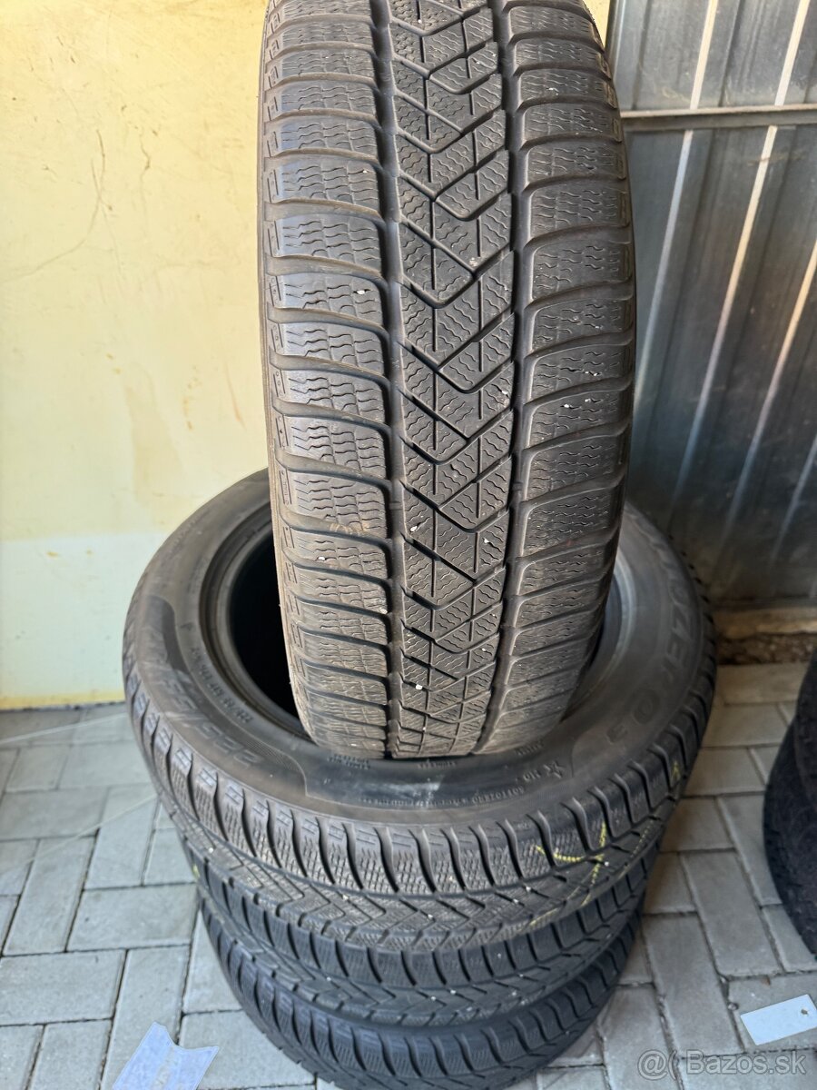 225/55R17 Pirelli