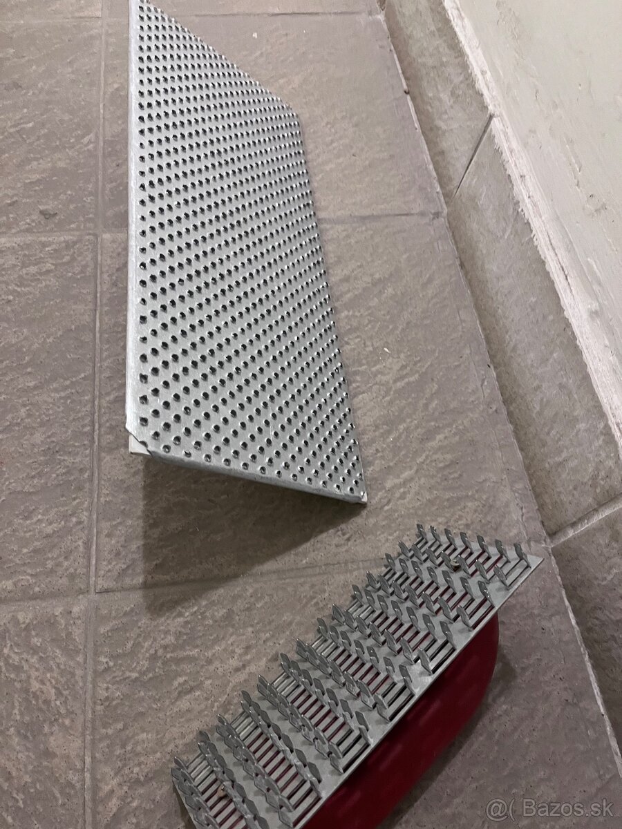 Molitanove kúsky drť ručná brúska na starú omietku