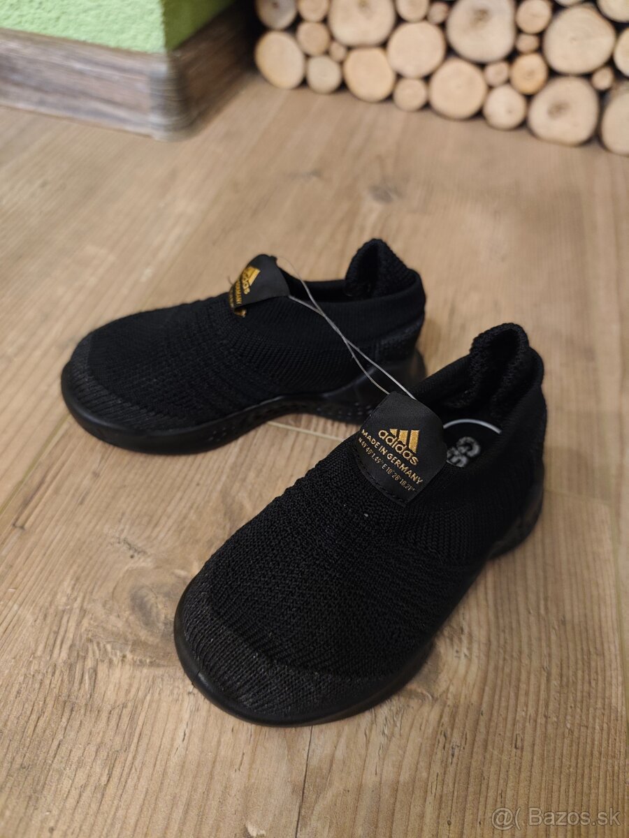 Nové Adidas botasky č.22