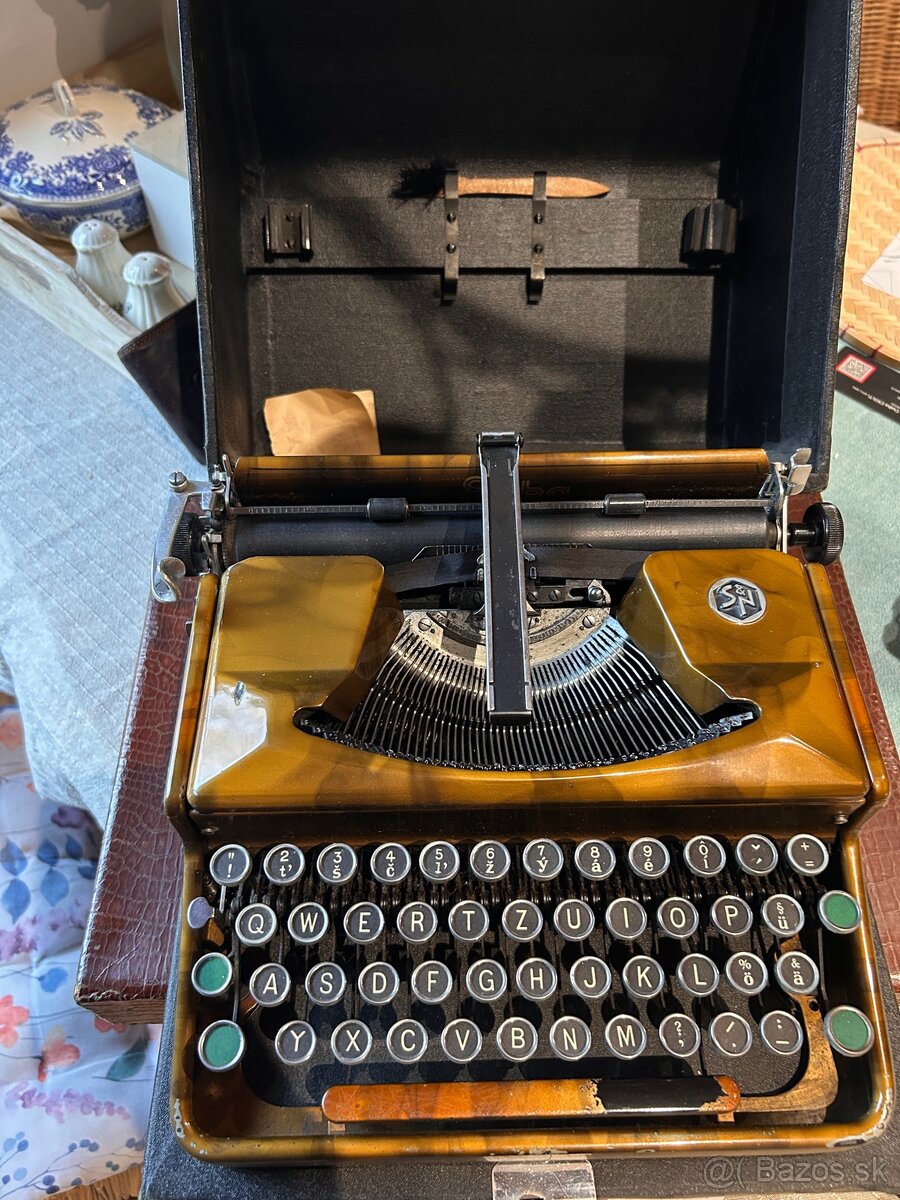 Zberateľský písací stroj ERIKA 5 (cca 1930)