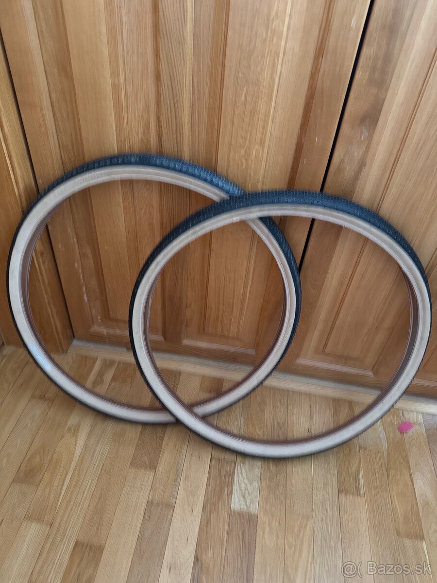 Gravel plaste Extend Gremid 700x38C plášť, drôt, skinwall