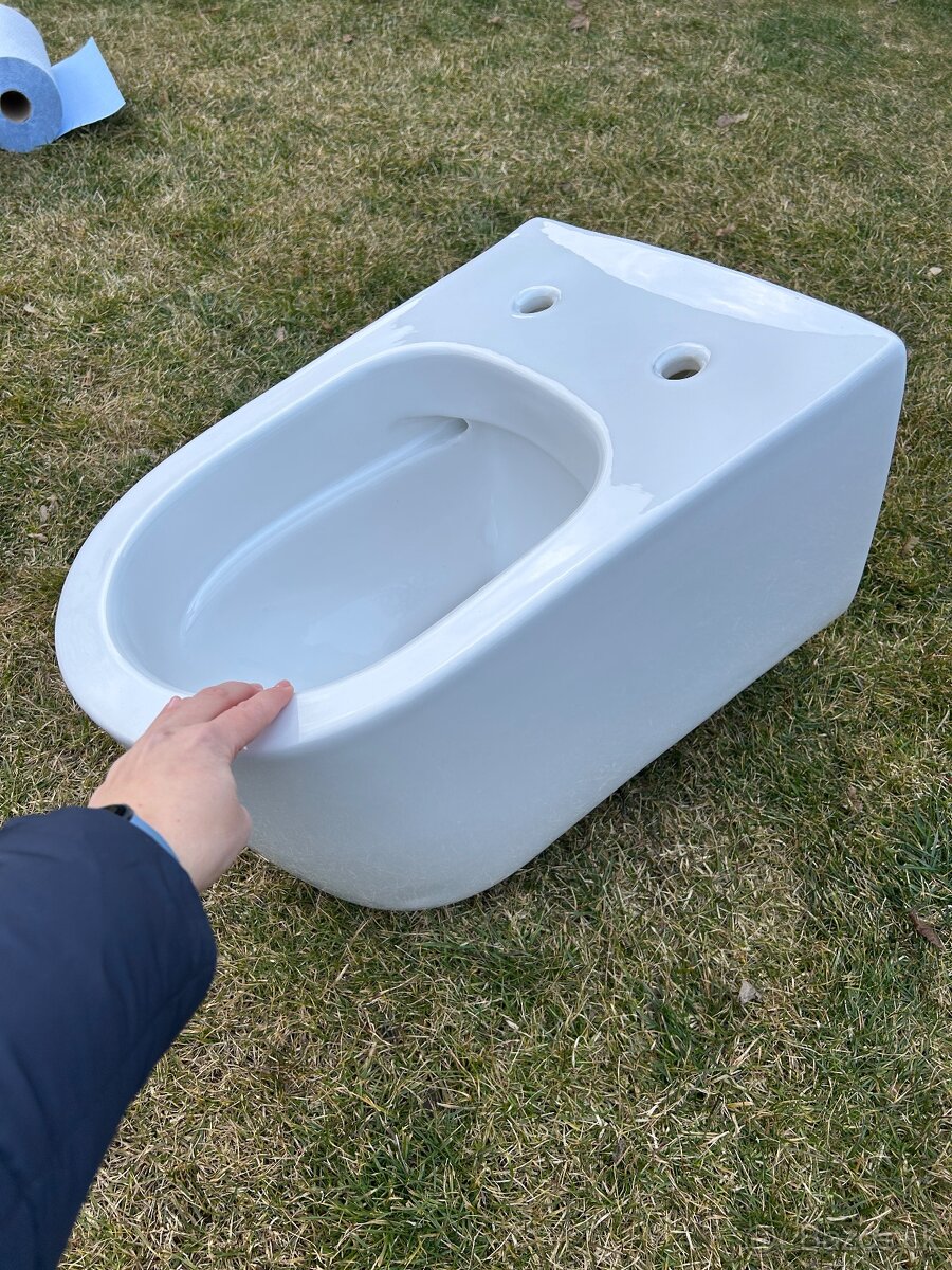 NOVÉ závesné WC + sedatko