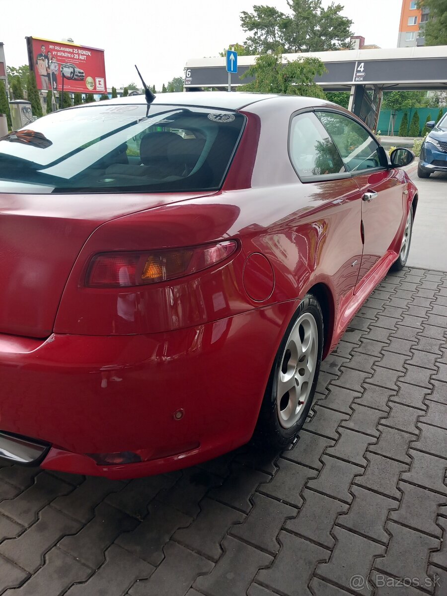Alfa Romeo GT 1.8