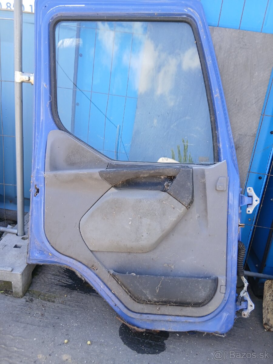Ľavé dvere Renault Midlum