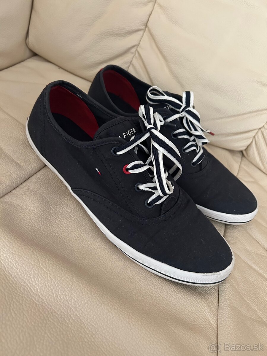 Predam dánske tenisky zn. Tommy Hilfiger