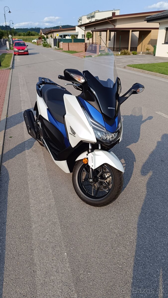 Honda Forza 125