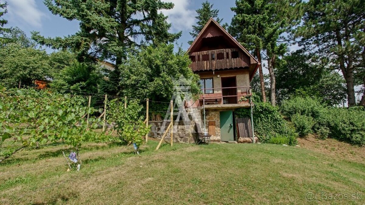 CHATA S POZEMKOM O VÝMERE 1122 M², ZVOLENSKÁ, KOŠICE SEVER