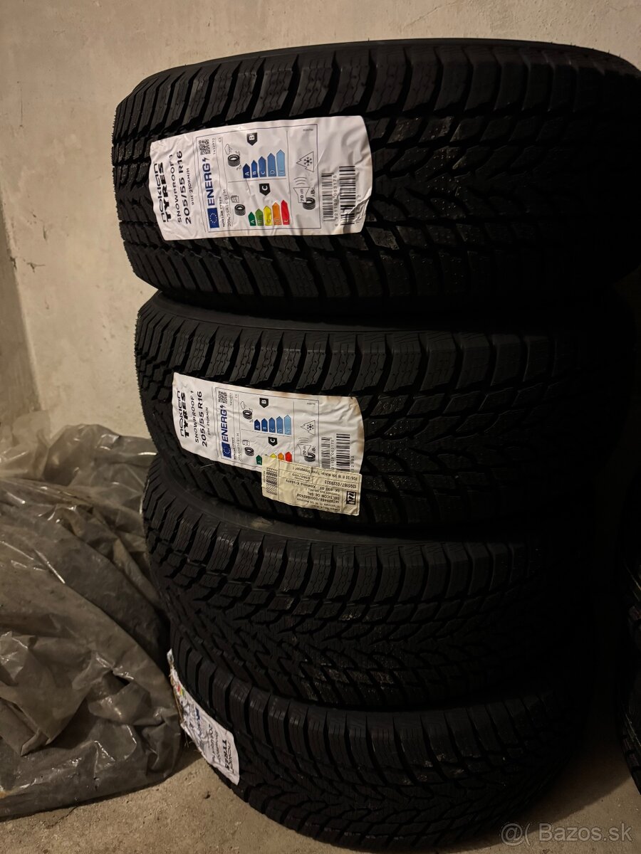 Zimné pneumatiky Nokian Snowproof 1-205/55R16-4ks