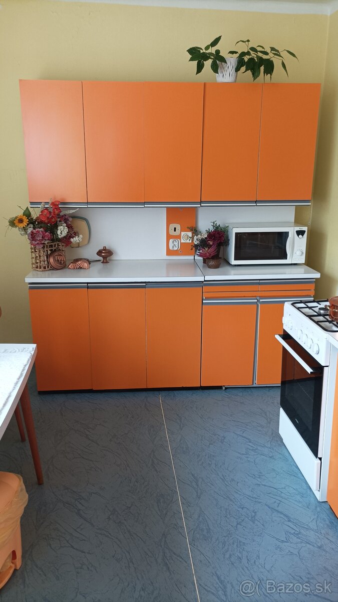 Kuchynská linka Carmen zo 70tych rokov