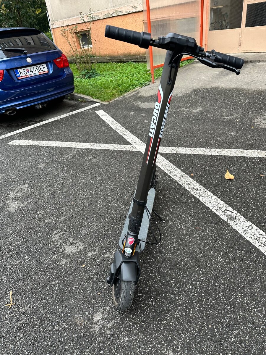 Predám elektrickú kolobežku Ducati Pro 2 Plus