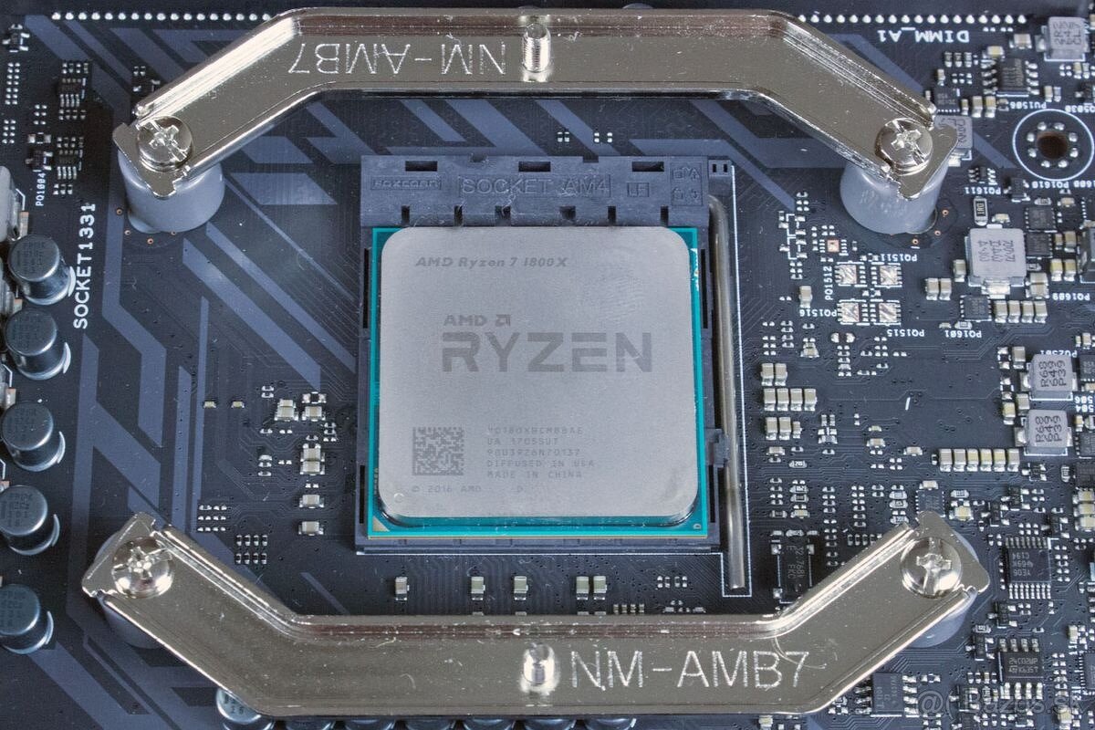 🖥️ Predám Procesor AMD Ryzen 7 1800X 8C/16T⚡