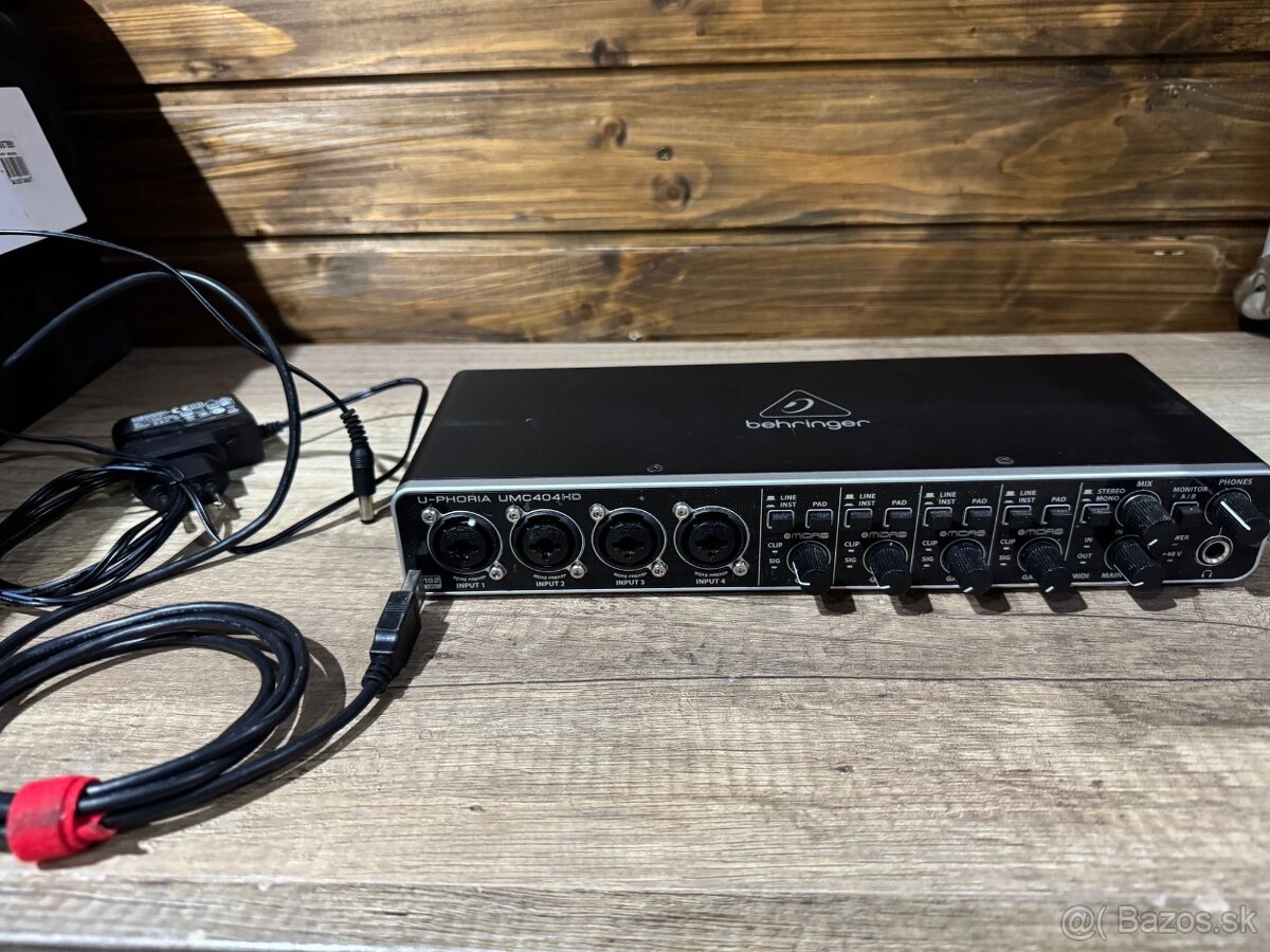 BEHRINGER U-PHORIA UMC404HD