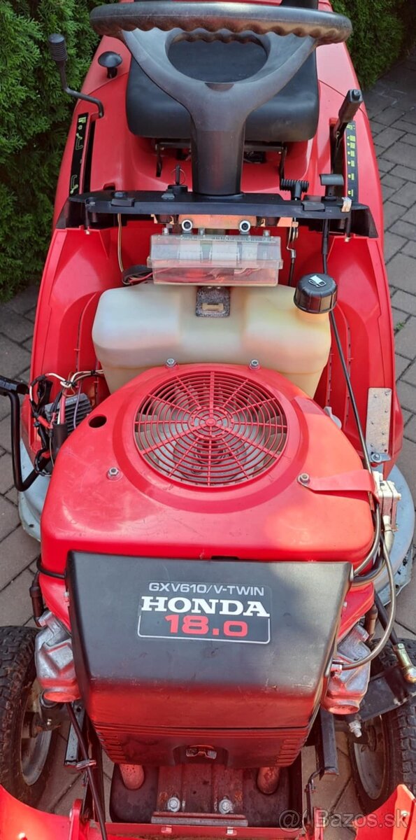 Honda traktorova kosacka