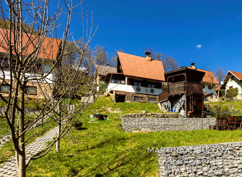 Murovaná chata s pozemkom je na predaj Tajov / Králiky