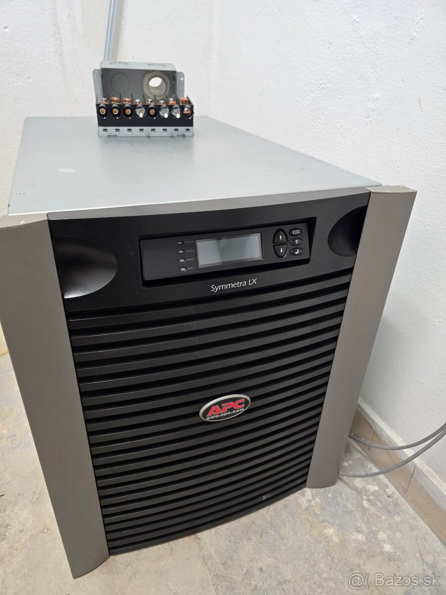 UPS online APC 8kVA 3f