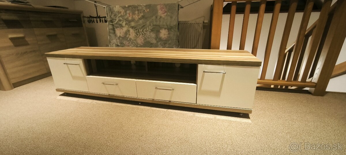 Ponúkam na predaj obývaciu zostavu