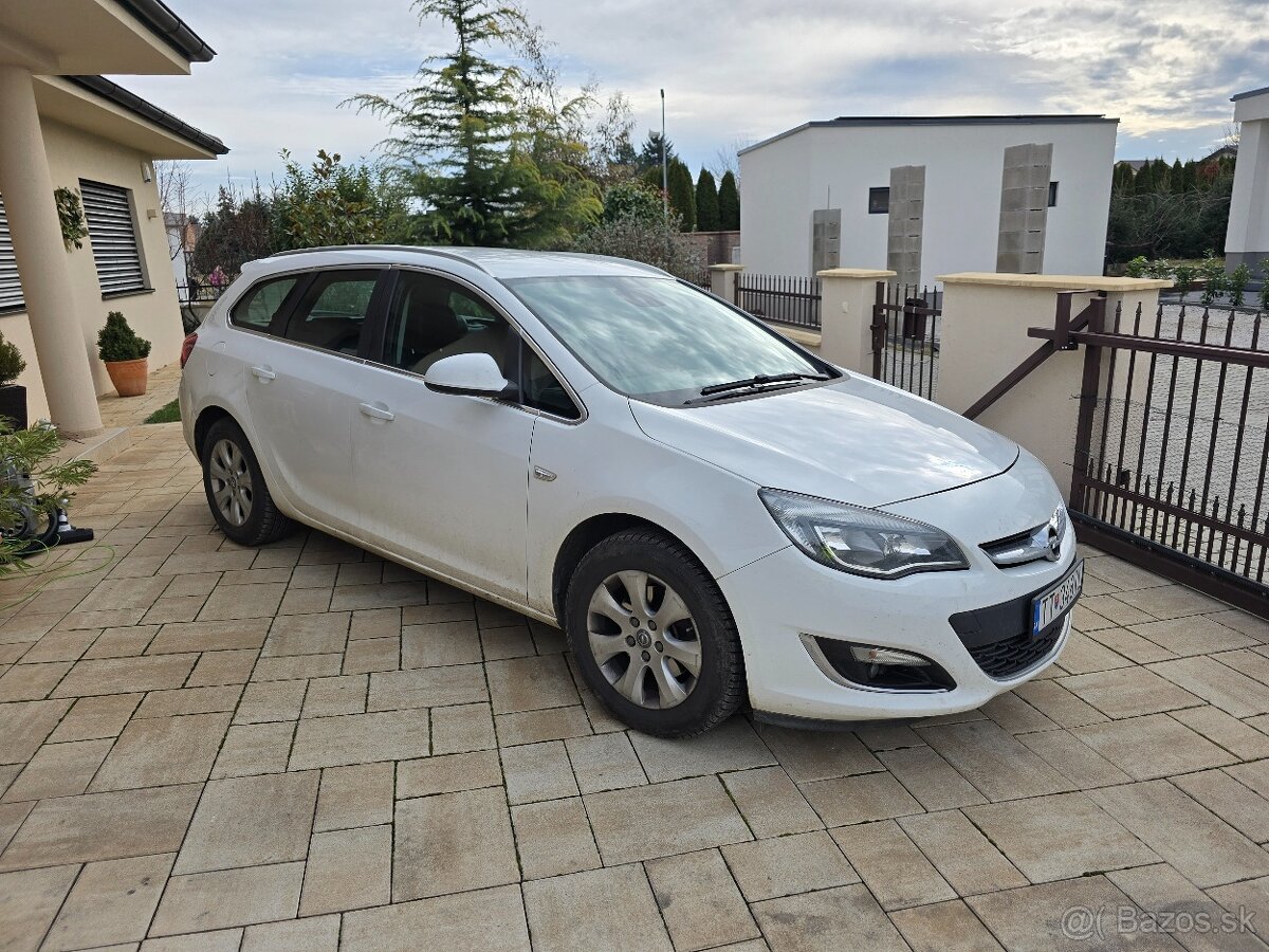 Opel Astra J Sports Tourer