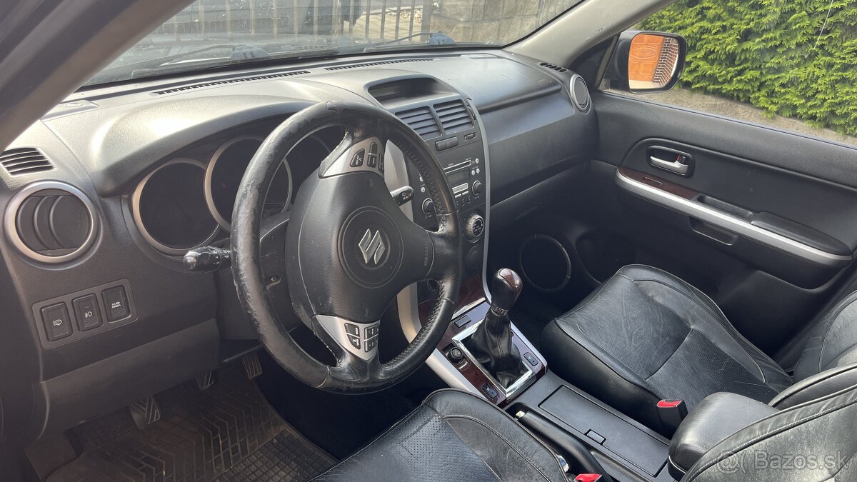 Predam suzuki grand vitara r.v. 2005