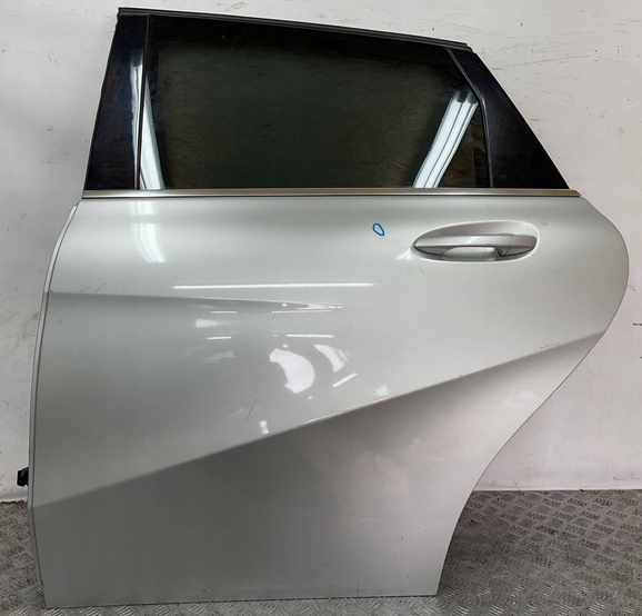 Mercedes W246 B klassa 2011- ľavé zadné dvere