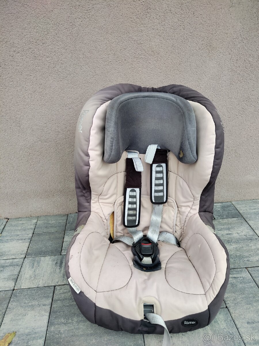 Darujem sedačku Britax