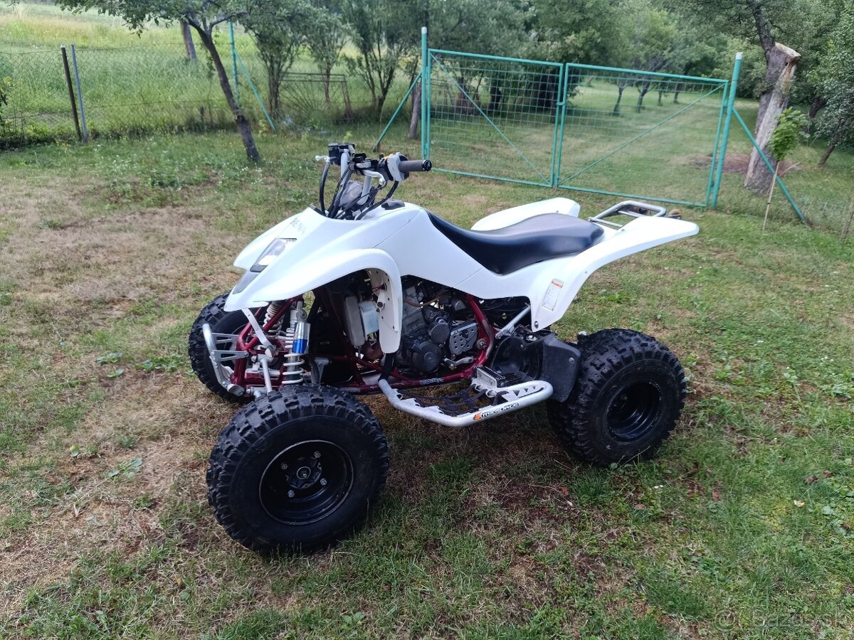 Suzuki LTZ 400