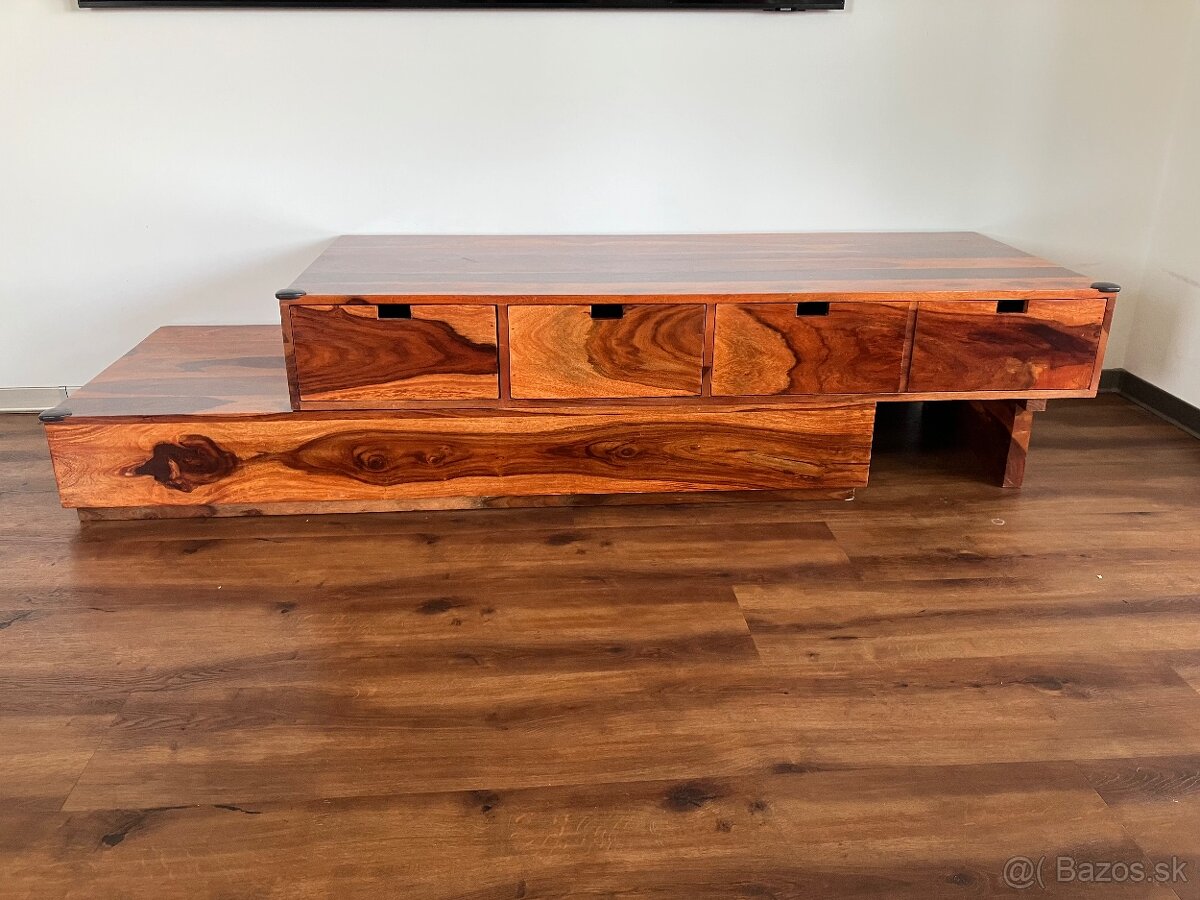 Komoda pod TV