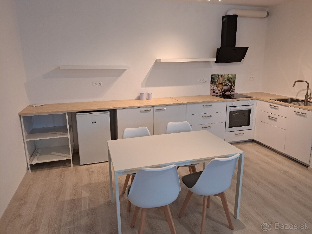 PRENÁJOM 2 IZB.BYTU V NOVOSTAVBE V PEZINKU S PARKOVACÍM STÁT