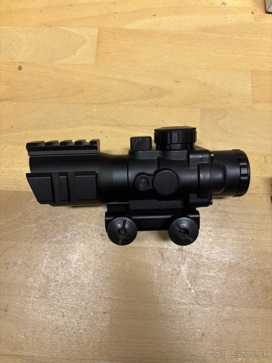 Puškohľad Rhino 4X32 Theta Optics Čierny