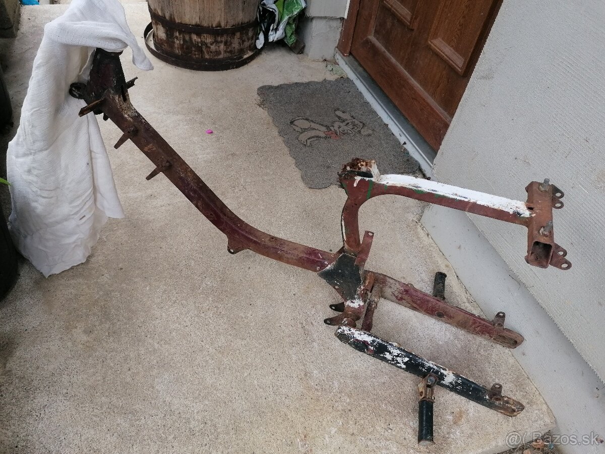 Predám rám so zadnou vidlicou na Jawa 20, 21, 05 pionier