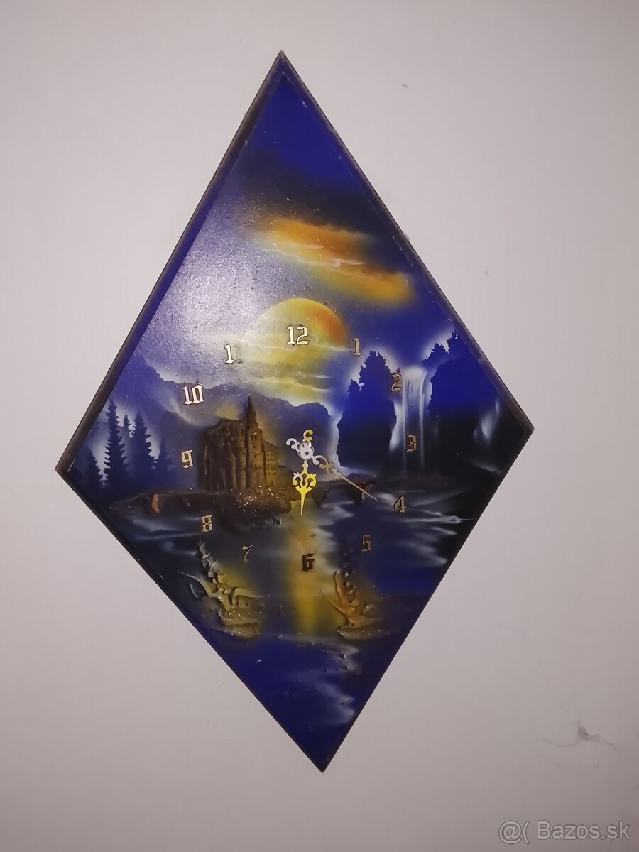 Starožitné drevené hodiny