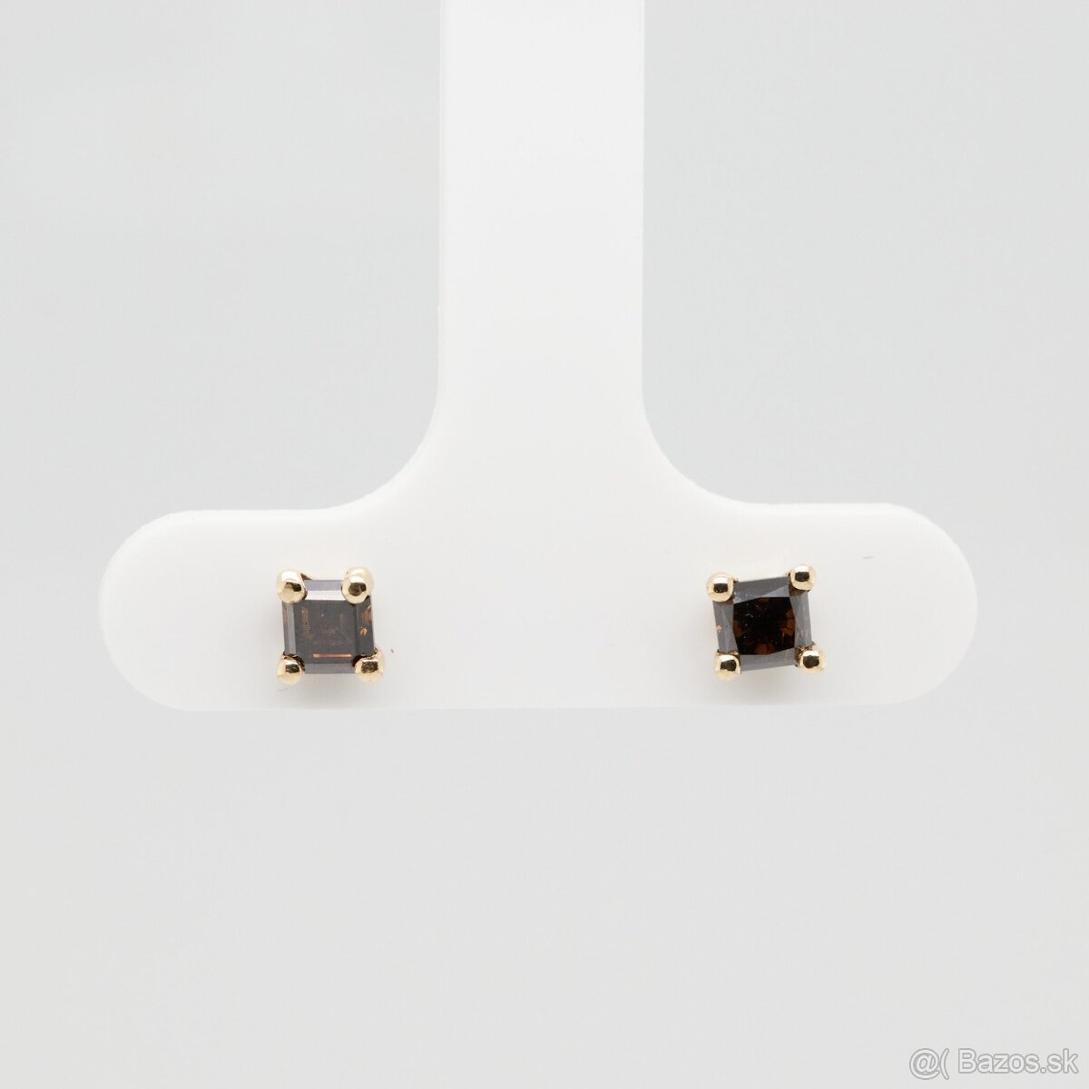 Zlaté napichovacie náušnice s FANCY diamantmi
