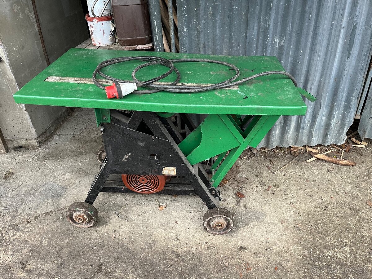 Predám továrenský cirkular