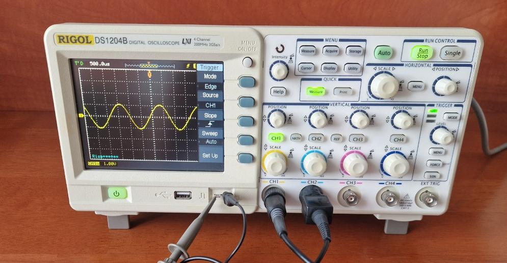 Osciloskop Rigol DS1024B + generátor funkcií