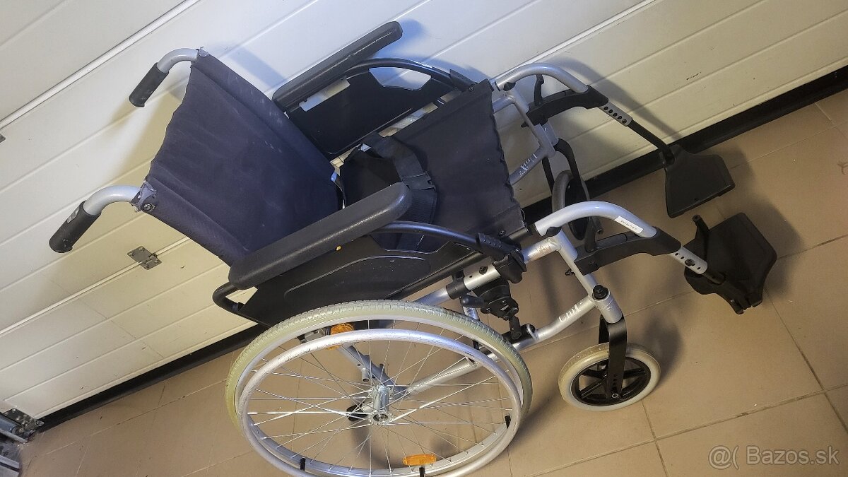 invalidny vozík 52cm odľahčený pas