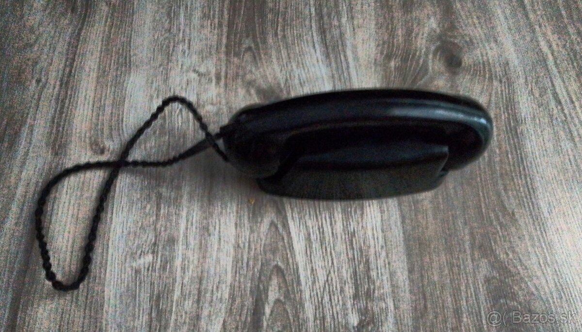 Prodám telefon z roku 1967 .
