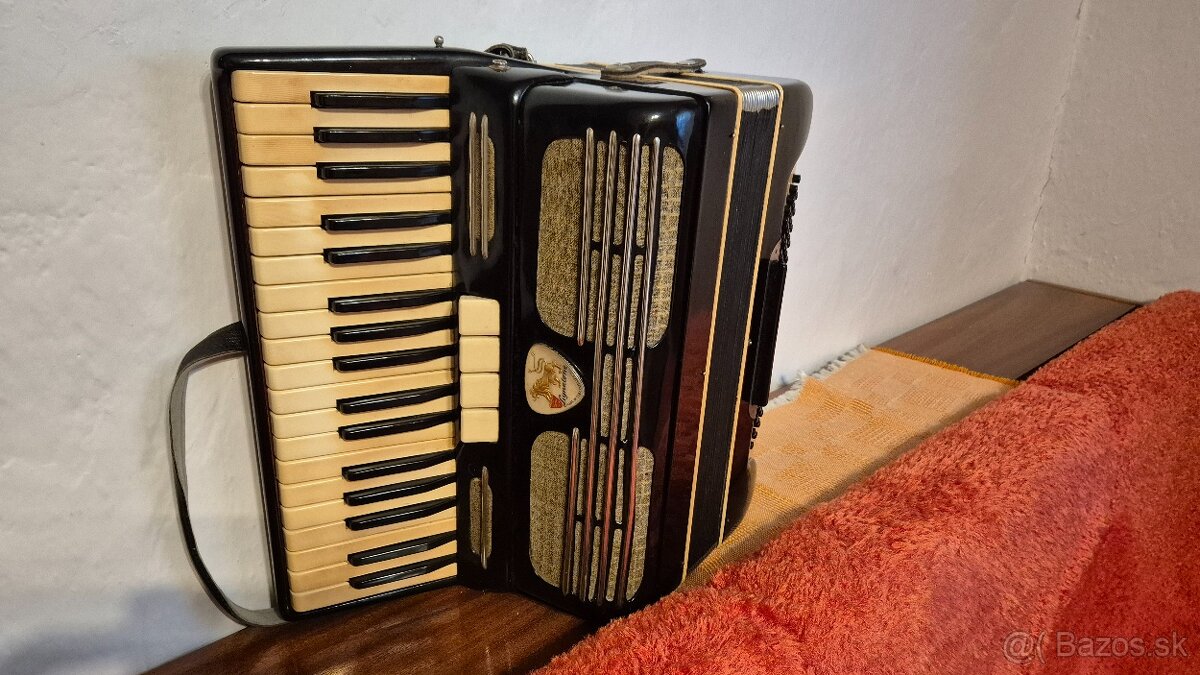 Predám 80 basovú harmoniku Lignatone