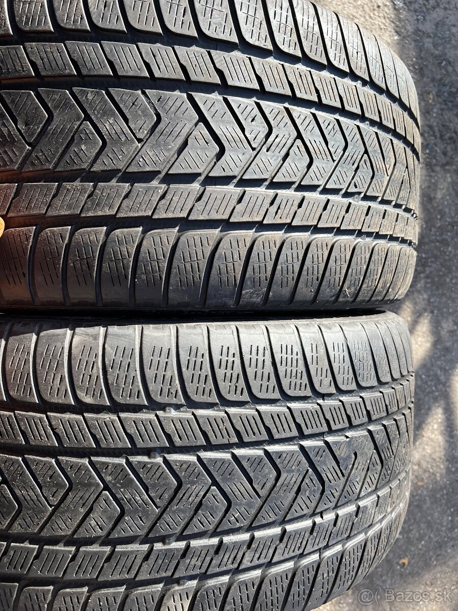 Zimne Pirelli 295/40 R21