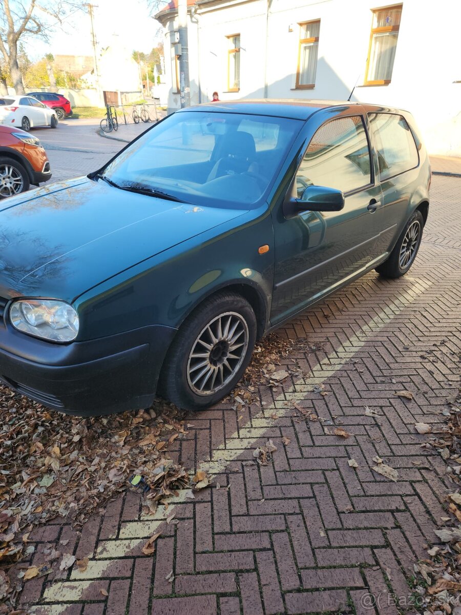 GOLF 1,6 benzin s prepisom