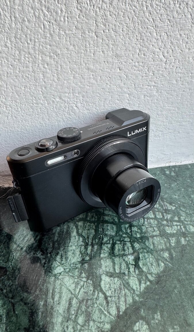 Digitálny fotoaparát Panasonic Lumix DMC-LF1