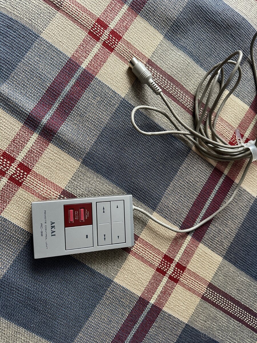Akai RC-32