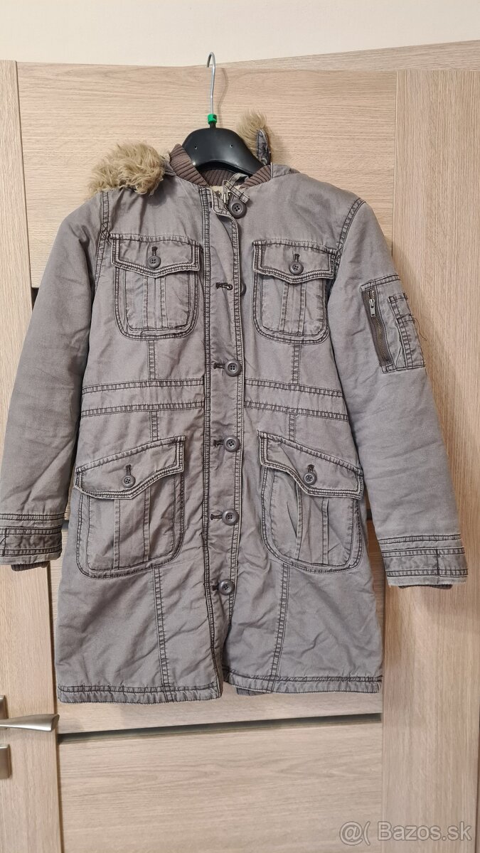 Dievčenský kabát na 9 - 10 rokov