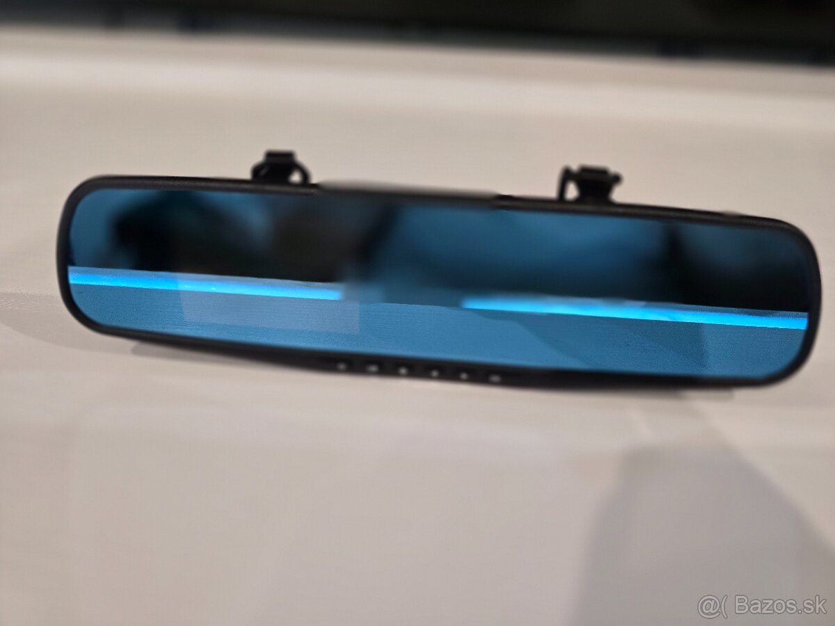 Kamera v zrkadle 20e