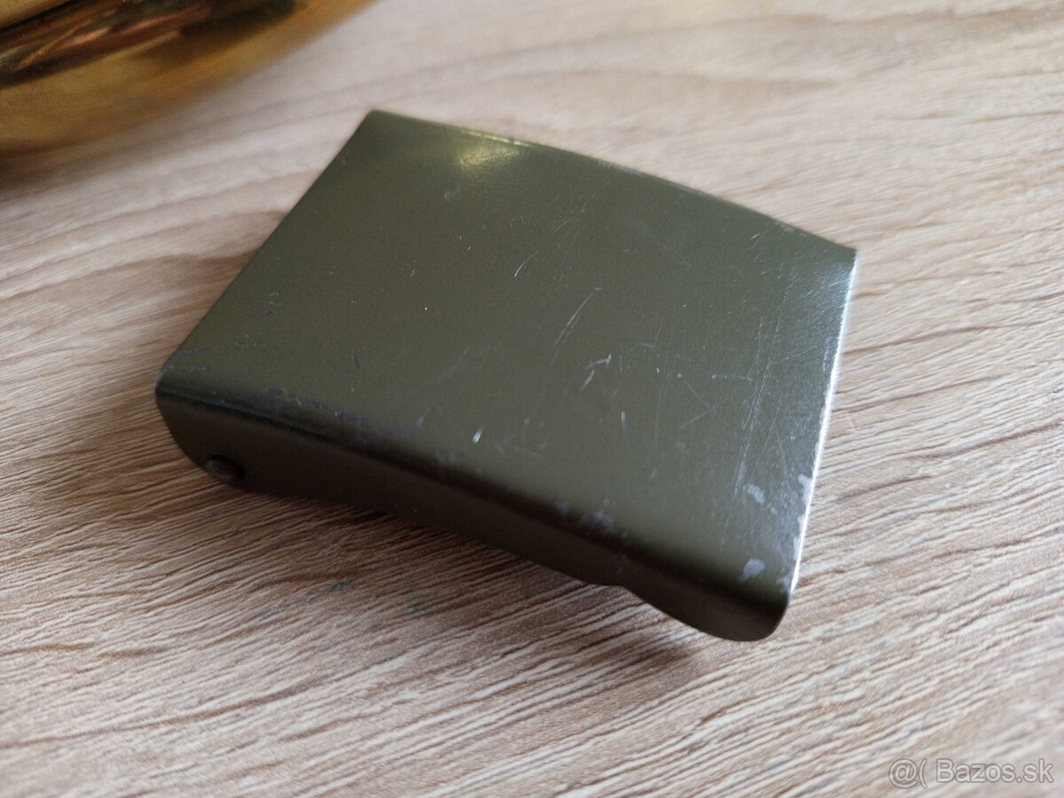 pracka na vojenský opasok