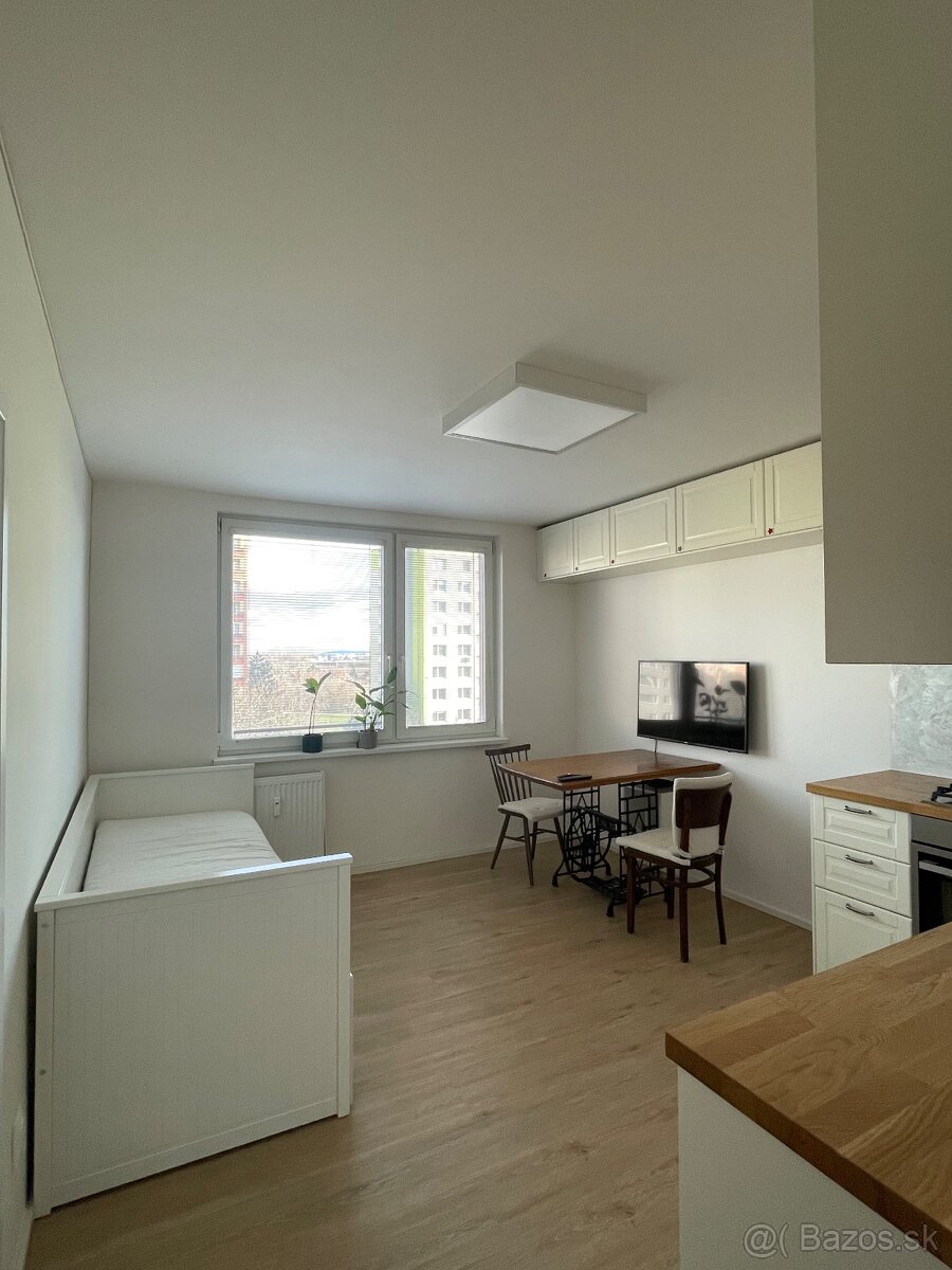 1-izbový byt v Nových Zámkoch