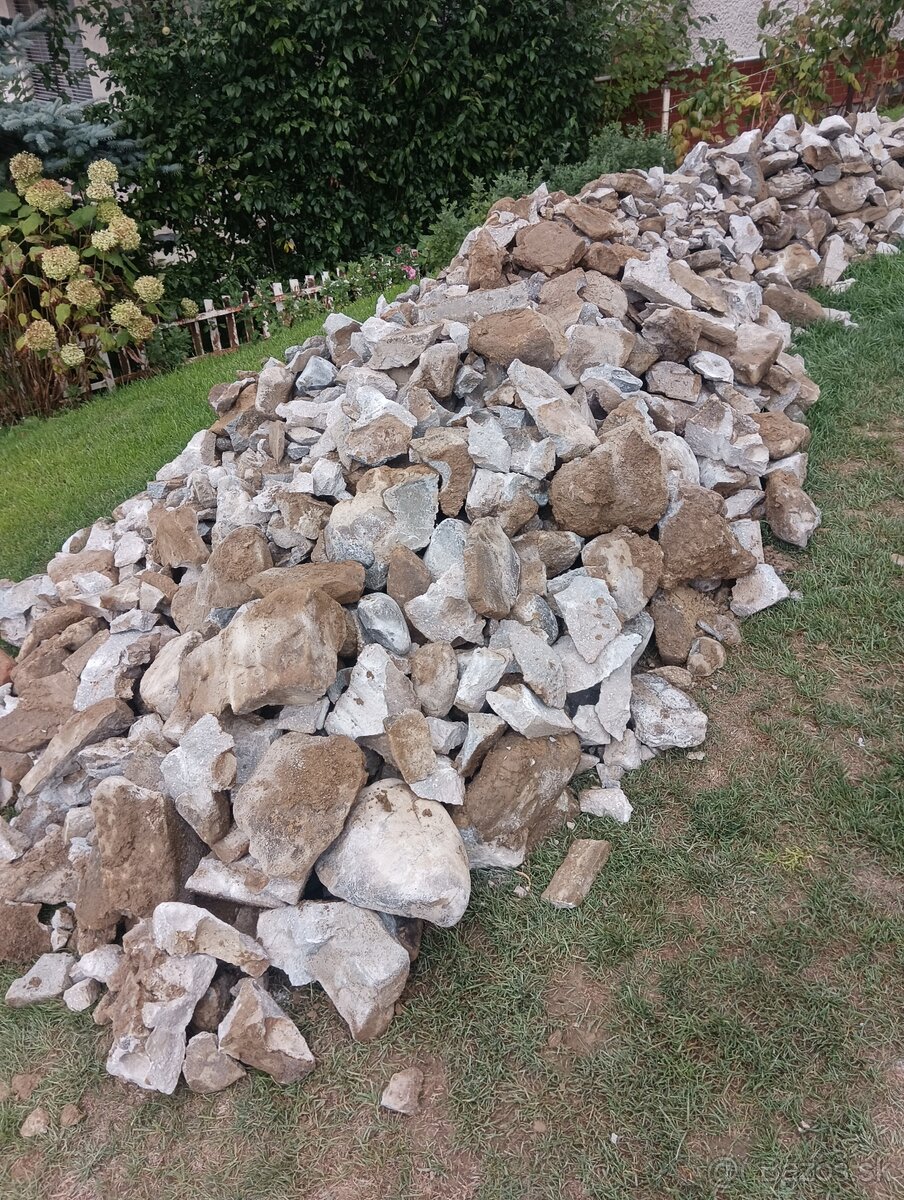 Darujem Betonovu sut