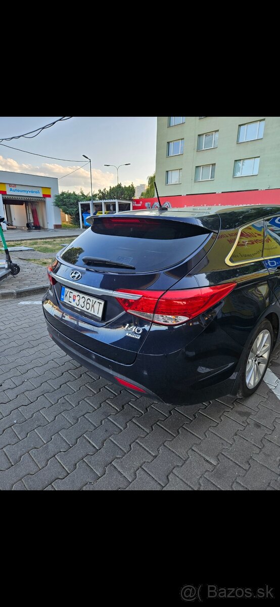 Predam Hyundai i40 dizel 1.7 CRDI