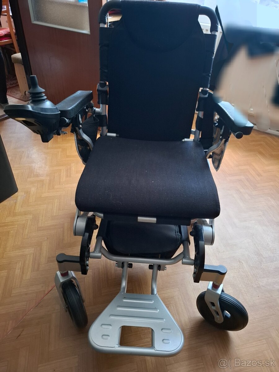 Elektricky invalidny vozik